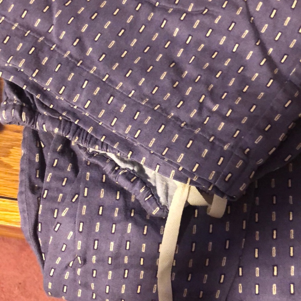 Victoria’s Secret pajama bottoms never worn